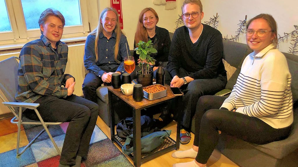 Haben sich überfraktionell zusammengetan: Friedemann Raabe, Ferdinand Raabe (beide Volt/Mitbürger), Katharina Kohl (SPD), Tim Kehrwieder (FDP) und Michelle Brasche (Die Grünen). Nicht im Bild: Patricia Fromme (Die Linke)