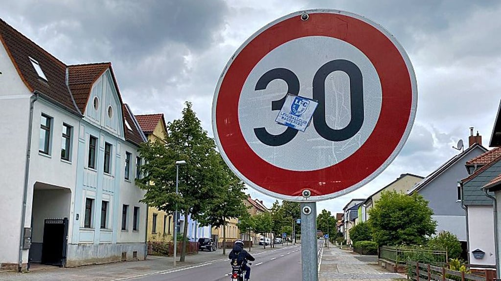 Wegen einer Umleitung gilt in der Süplinger Straße weiter Tempo 30.