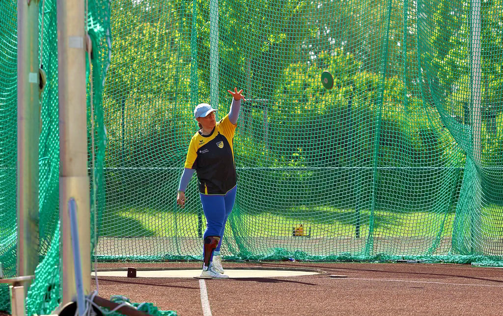 Tischtennisspielerin Annett Hampel wird Mitteldeutsche Meisterin im Diskus.