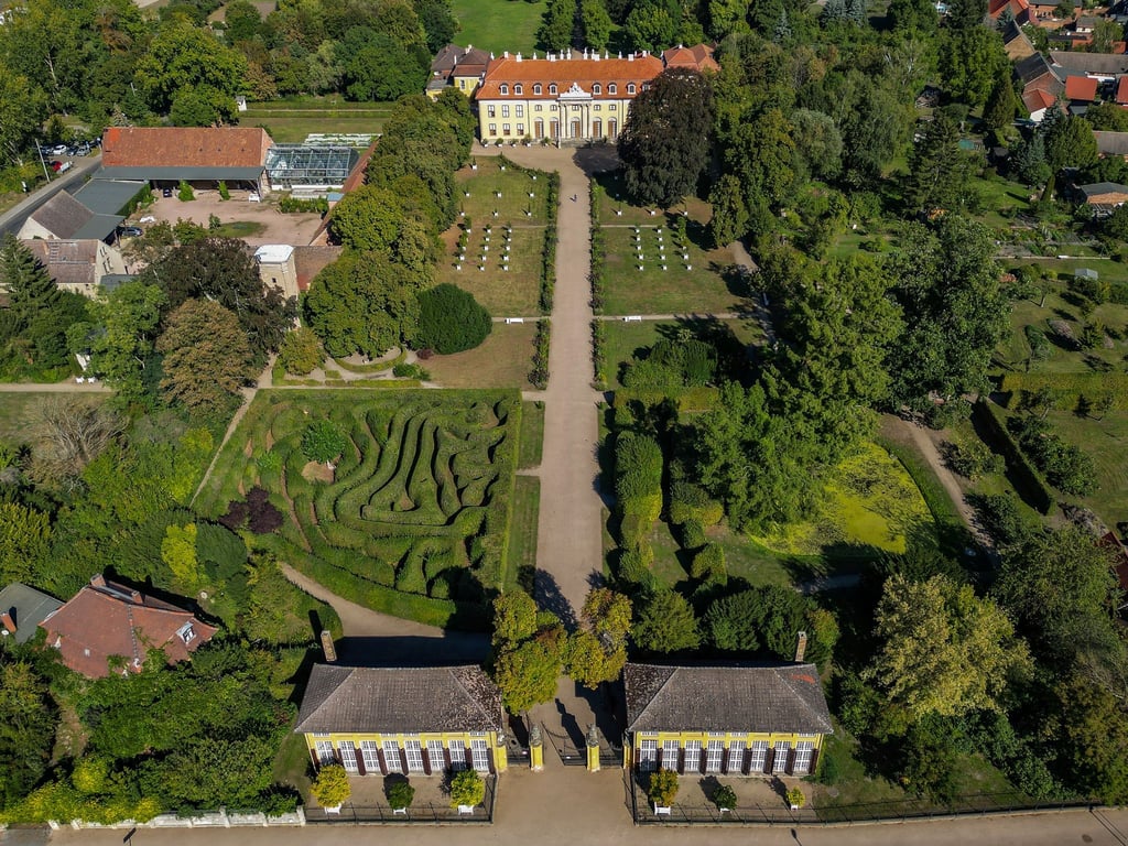 Das Gartenreich Dessau-Wörlitz wurde im November 2000 gemeinsam mit der Klosterinsel Reichenau im Bodensee zu neuen Unesco-Welterbestätten erklärt. (Archivbild)