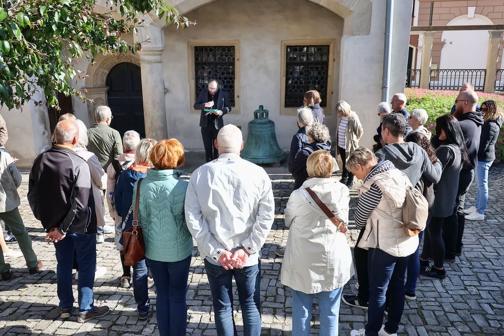 Viele Interessierte waren beim Rundgang dabei.
