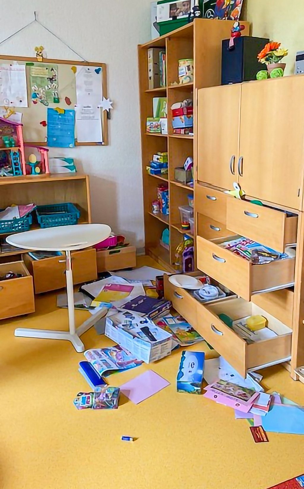 Die Diebe haben in der Kindertagesstätte in Wolmirsleben alle Räume und Schränke durchwühlt.