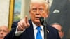 US-Präsident Donald Trump streut Zweifel daran, dass die Krebserkrankung seines Amtsvorgängers Joe Biden erst jetzt bekannt wurde.