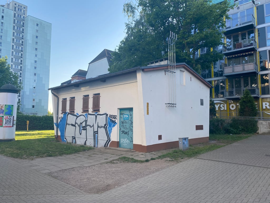 Das Trafohäuschen auf dem Magdeburger Werder soll optisch aufgewertet werden.