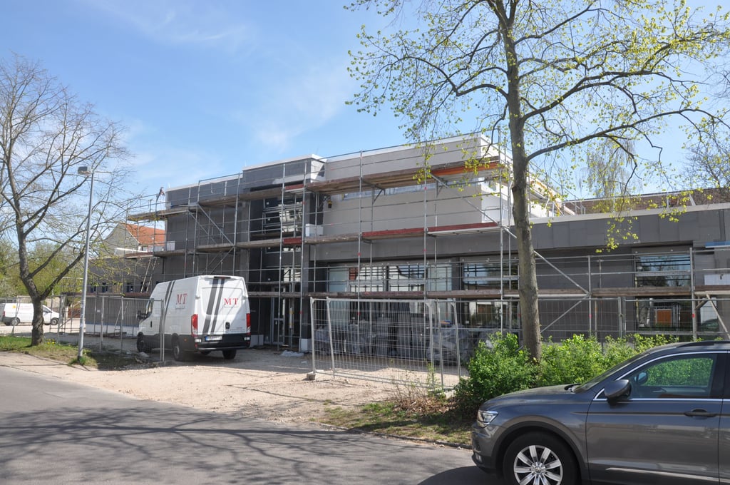 Der Hospiz-Neubau in Stendal nimmt weiter Gestalt an. Der Eingang für Besucher wird sich an der Mannsstraße befinden.
