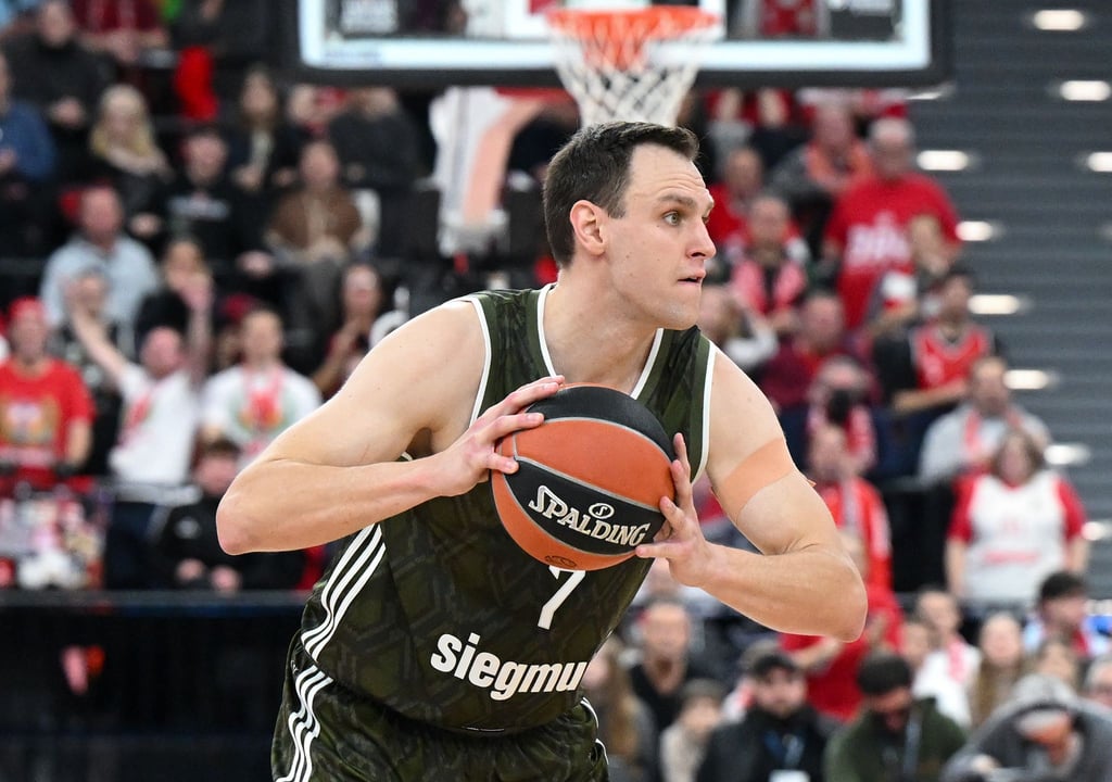 Johannes Voigtmann und die Bayern-Basketballer sind in den Playoffs auf Halbfinal-Kurs.