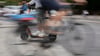 Vor dem Kauf prüfen: Ein E-Scooter braucht eine Allgemeine Betriebserlaubnis (ABE), sonst darf er nicht auf öffentlichen Straßen fahren.