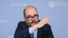 Finanzminister Christian Piwarz (CDU) sieht mit Blick auf die Steuerentwicklung keinen Grund zur Entwarnung.
