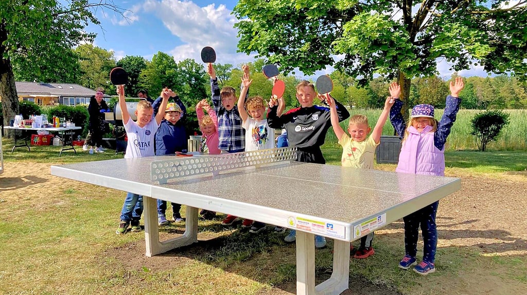 Die Kinder im Coswiger Ortsteil Jeber-Bergfrieden freuen sich riesig über das neue Highlight auf dem Spielplatz.
