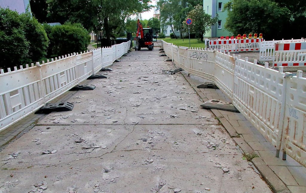 In der Eisenwerkstraße haben die Bauarbeiten begonnen.