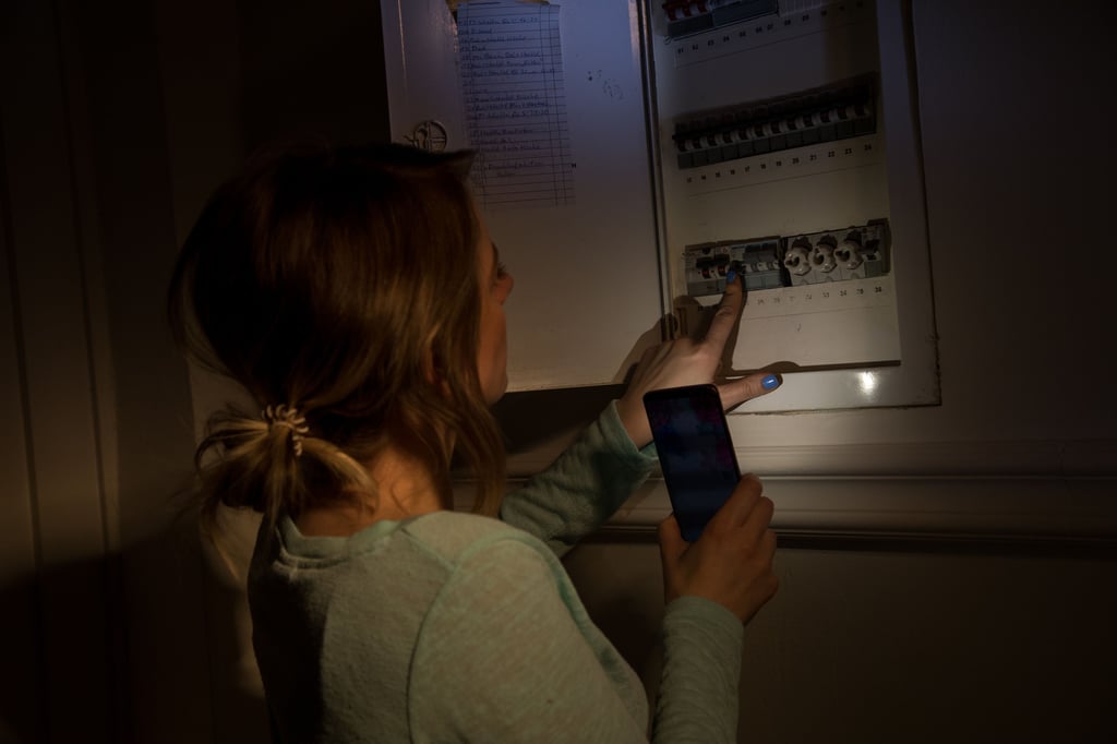Bei einem Stromausfall sitzt man wortwörtlich im Dunkeln.