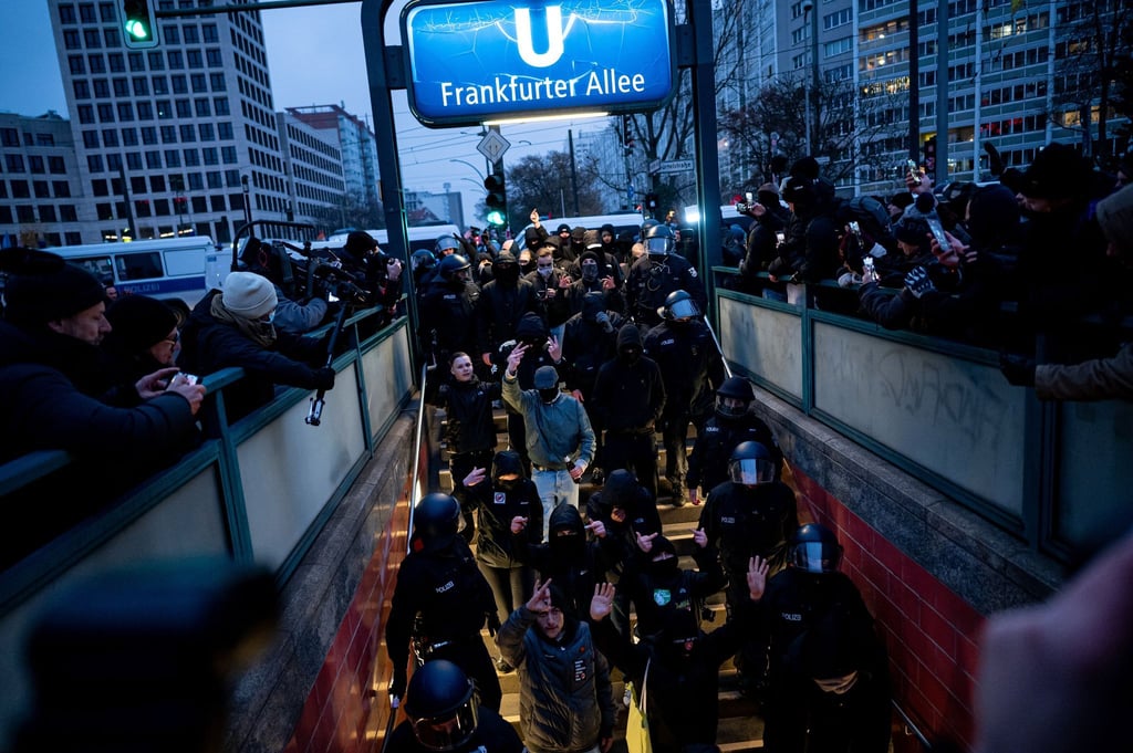Neonazis demonstrieren im Dezember 2024 in Berlin.(Archiv)