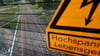 15-Jähriger erleidet Stromschlag von Oberleitung im Bahnhof und wird mit dem Rettungshubschrauber in eine Klinik geflogen. (Symbolbild)