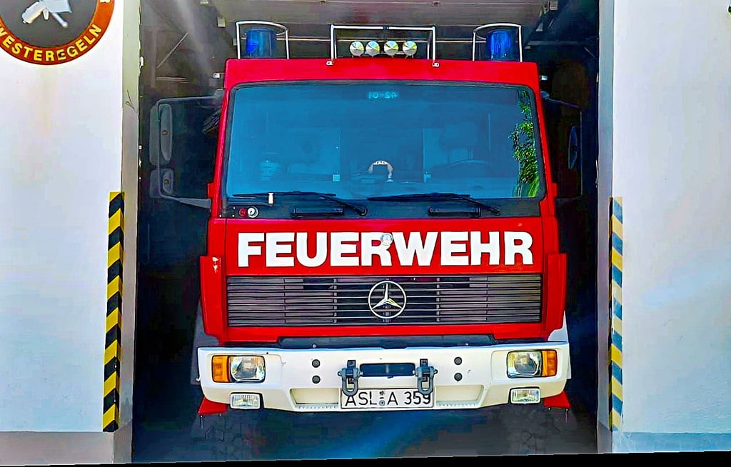 Schon jetzt passt das Löschfahrzeug nur knapp durch das Tor des Gerätehauses der Ortswehr Westeregeln.
