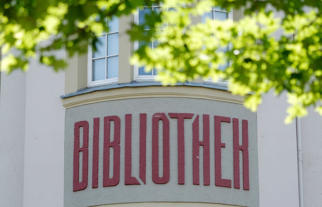 Die Bibliotheken in Sachsen-Anhalt verzeichnen mehr Besucher und mehr Ausleihen. (Archivbild)