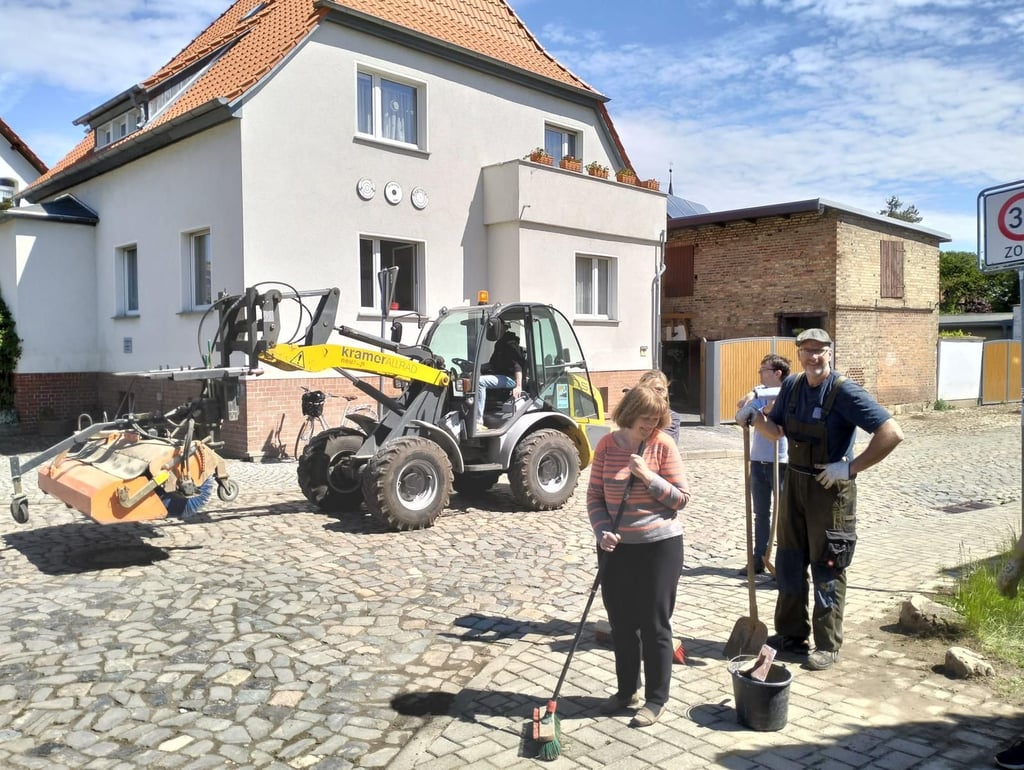 Überall im Ort wurde geputzt und gesäubert.