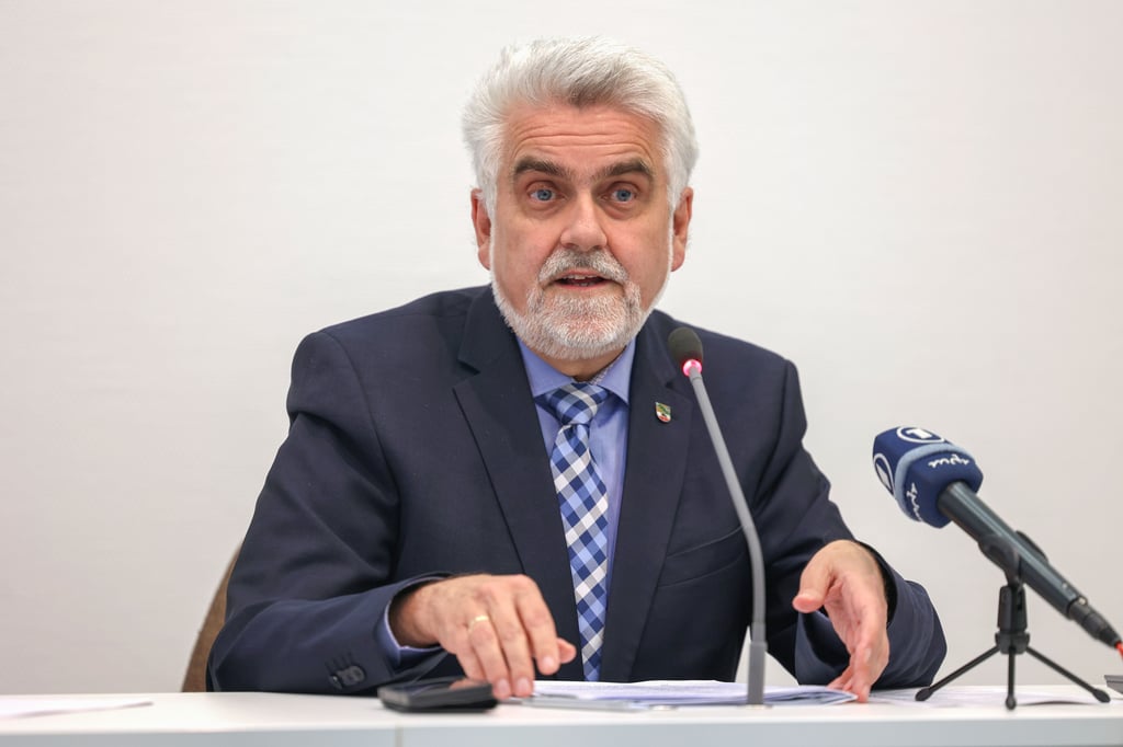 Sachsen-Anhalts Energieminister Armin Willingmann widerspricht Bundeswirtschaftsministerin Katherina Reiche bei der Frage, ob alte Gasheizungen ausgetauscht werden sollten.