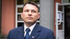 Der rechtsradikale polnische Präsidentschaftskandidat Slawomir Mentzen, der als Drittplatzierter nach der ersten Wahlrunde ausgeschieden ist, will Einfluss auf die Stichwahl nehmen. (Archivbild)