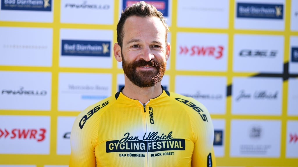 Auf Motorrad beim Giro dabei: Ex-Profi Simon Geschke.
