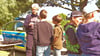 Diese Jungs informieren sich im Rahmen des  Familienfestes  und  Blaulichttages  über den Alltag  bei der  Polizei. 