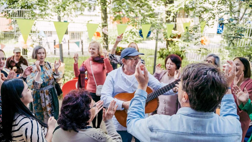 Plaudern, singen, tauschen, gemeinsam lachen – der Tag der Nachbarn bringt Magdeburgs Straßen zum Klingen.