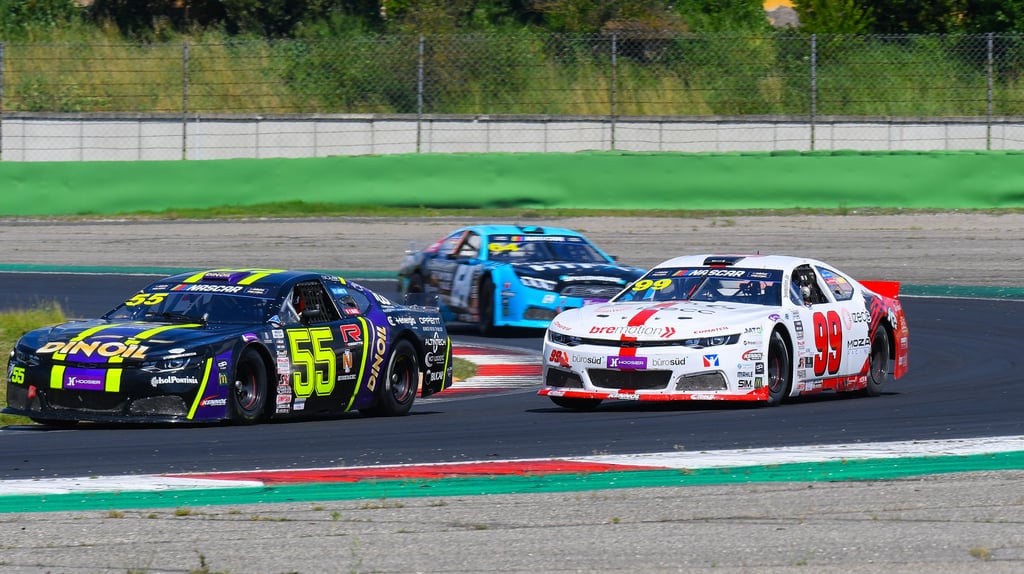 Dominique Schaakverpasste im weißen Chevrolet Camaro zwar einen Top-Ten-Platz in Vallelunga, bleibt aber Richtung Saisonziel auf Kurs.