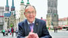 Hans-Dietrich Genscher auf dem Marktpatz seiner Geburtsstadt Halle.