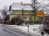 Im ehemaligen Waldschlösschen, Ansässigen auch als Martha Müller bekannt, direkt am Ortseingang von Gommern aus Richtung Magdeburg kommend, hat die beschuldigte 62-Jährige Halterin elf Hunde verwahrlosen lassen.