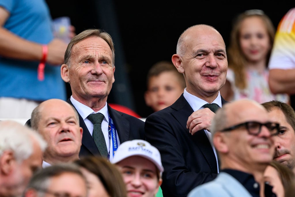 Die Top-Funktionäre Watzke (l.) und Neuendorf (r.) erhalten zusätzliche Aufgaben.