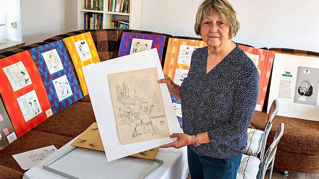 Reglindis Prudlik bereitet die Thei-Immisch- Ausstellung vor.