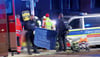 Am 11. Oktober 2024 kam es zu einem schweren Unfall. Ein Polizeifahrzeug krachte in einen Pickup und erfasste anschließend einen Fußgänger.