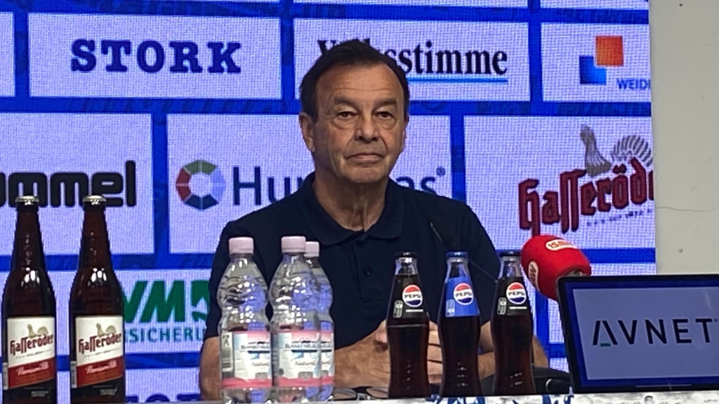 Otmar Schork, Geschäftsführer Sport beim 1. FC Magdeburg, sprach über die Situation seines Trainers Christian Titz.