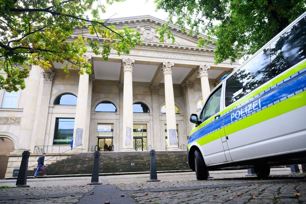 Die Opposition forderte einen dauerhaften Polizeischutz für den Landtag – so weit gehen die neuen Maßnahmen nicht. (Archivbild)