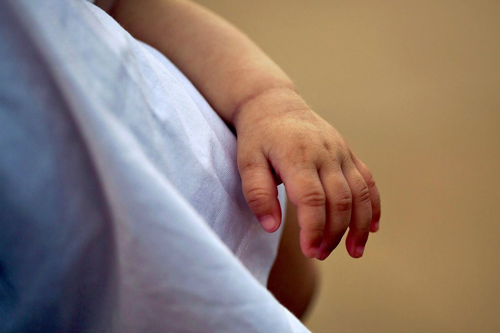Eine Zeitzerin hat ihrem Baby nicht nur den Arm gebrochen. Sie stand nun vor Gericht.