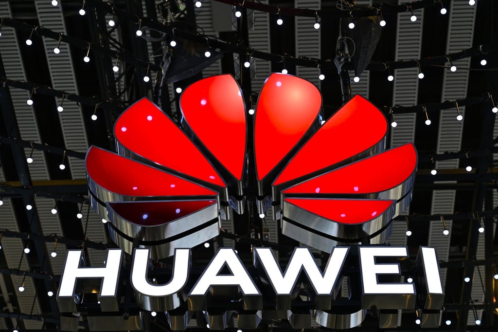 Die USA warnen Drittstaaten vor dem Kauf von Huaweis KI-Chips. China wirft Washington daher Mobbing vor.
