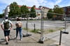 Mitten in der Magdeburger Innenstadt wurde ein großer Parkplatz gesperrt. Hier soll ein  Hotel entstehen.