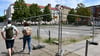 Mitten in der Magdeburger Innenstadt wurde ein großer Parkplatz gesperrt. Hier soll ein  neues Hotel entstehen.