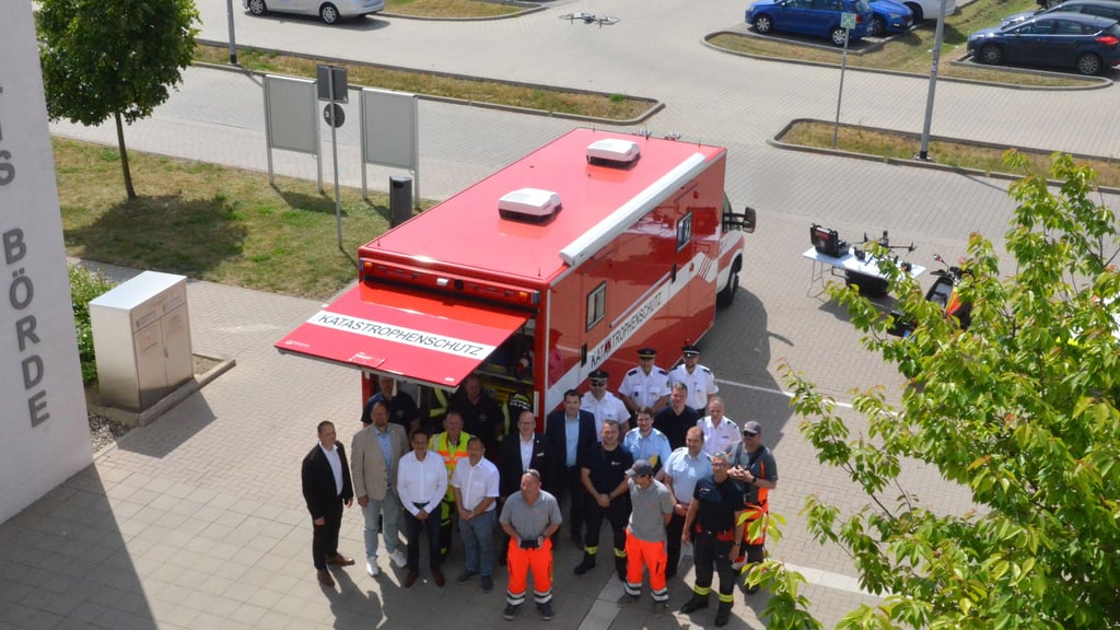 Am Landratsamt in Haldensleben ist jetzt der offizielle Startschuss für die neue Drohnenstaffel der Johanniter gefallen.