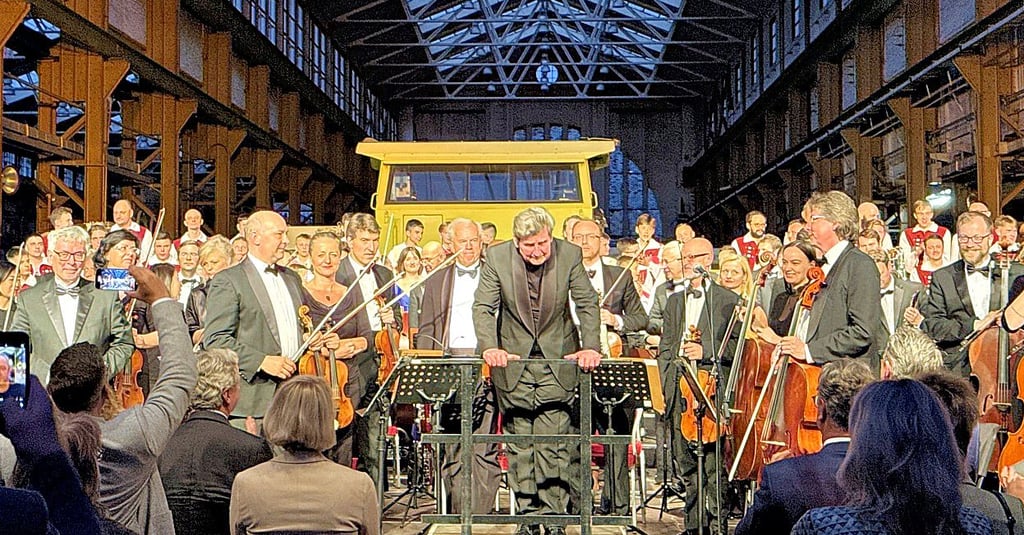 In der Werkhalle von Alstom wurde in Stendal 2024 die Saison der Altmark-Festspiele mit Beethovens Neunter Sinfonie eröffnet.