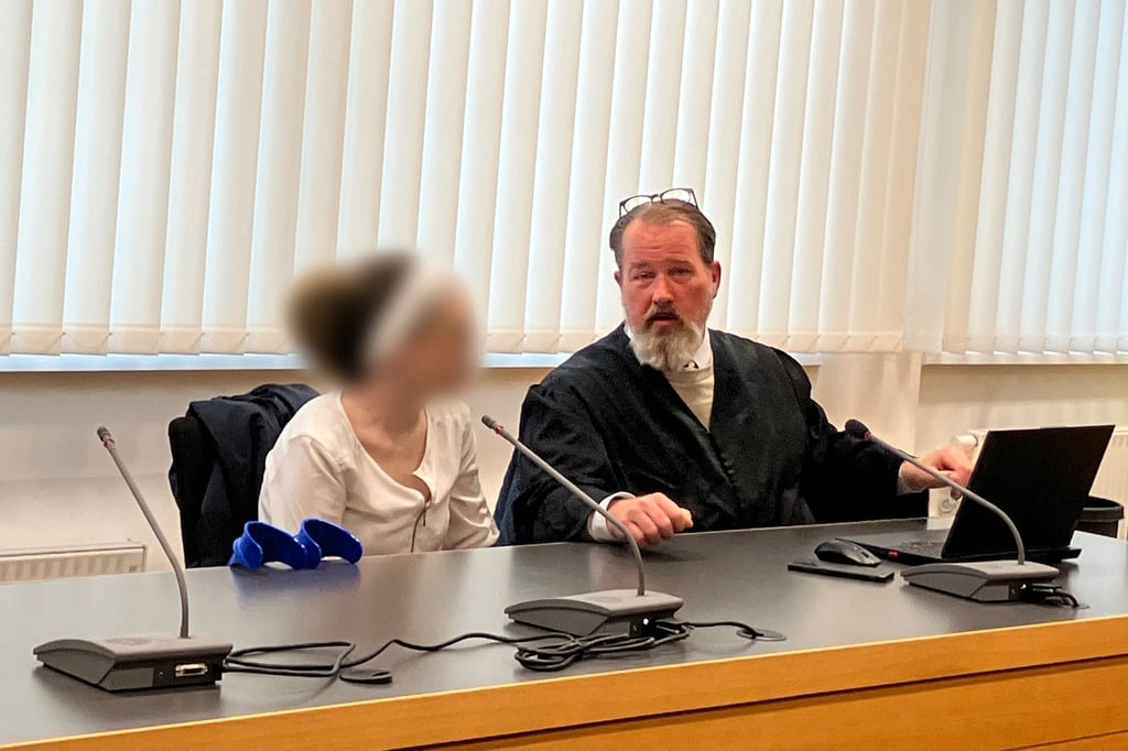 Das Gericht habe zudem die Unterbringung in der Psychiatrie angeordnet.