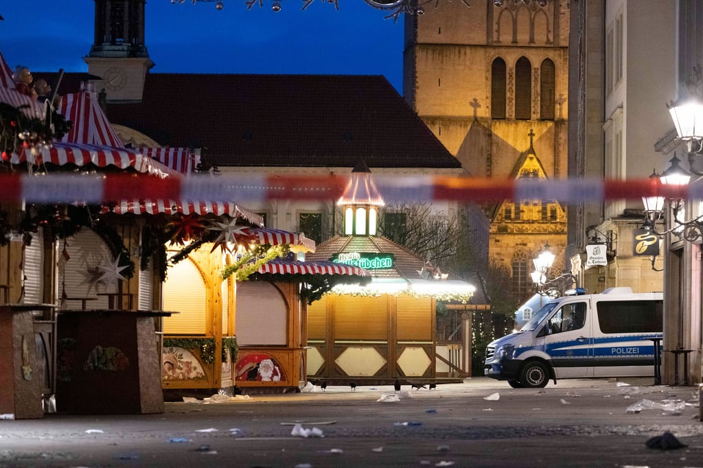 Das Gelände des Weihnachtsmarkt in Magdeburg nach dem furchtbaren Anschlag.