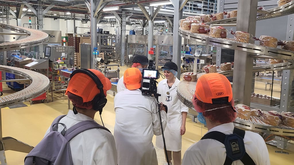 Sechs Stunden lang dreht das Team von „Galileo” in der Wittenberger Bäckerei.