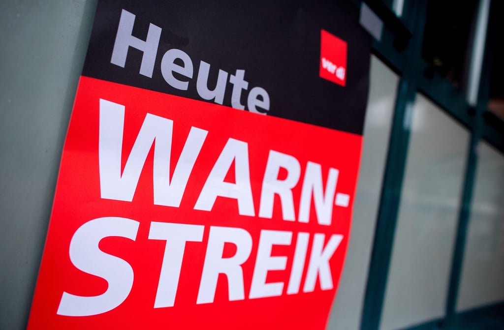 Die Gewerkschaft Verdi ruft im Nahverkehr zu Warnstreiks auf. (Symbolbild)