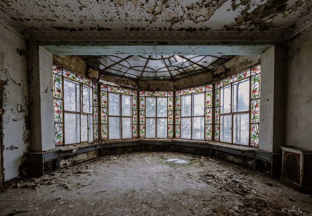 "Lost Places"-Fotografien von Tabea Weigel werden in einer Ausstellung in der "Ruinenromantik" in Quedlinburg gezeigt.