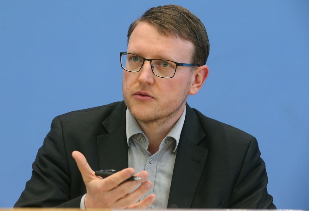 Der Rechtsterrorismus-Experte Matthias Quent sieht derzeit einen Hochpunkt bei rechter Gewalt und Bedrohungen erreicht. (Archivbild)