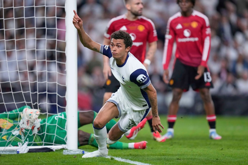 Brennan Johnson lässt die Spurs jubeln.