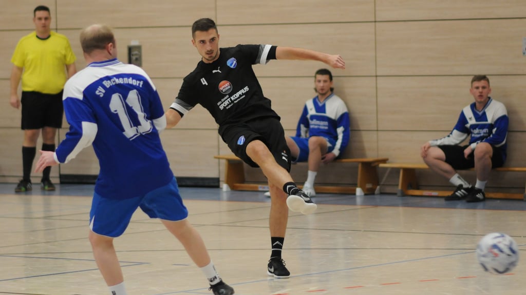 Nach dem erfolgreichen Turnier zu Beginn des Jahres unter dem Hallendach, laden die Sportfreunde Wadentest nun zum 1. Sport 2000 Koppius Sommer-Cup.