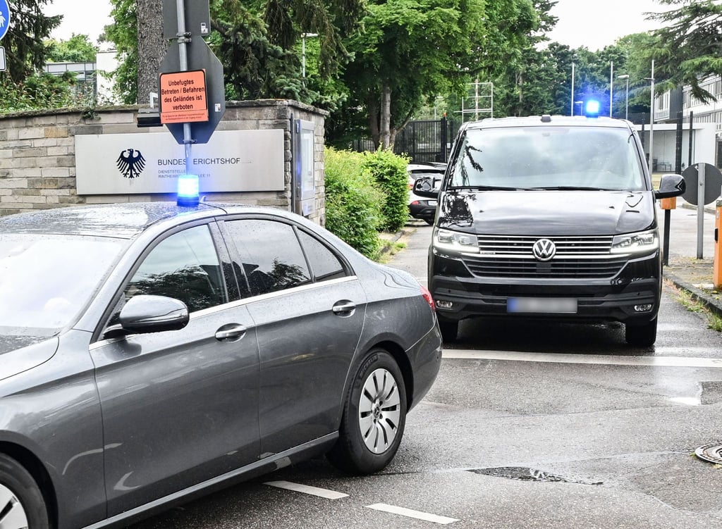 Die Bundesanwaltschaft ließ die Jugendlichen festnehmen und nach Karlsruhe bringen.