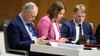 Handyverbot an Schulen auch Thema im Landtag: Ministerin Hamburg hält einen Alleingang Niedersachsens nicht für zielführend. (Archivbild)