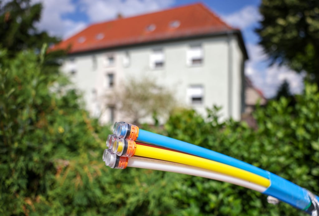 Der ostdeutsche Glasfasernetzbetreiber Envia Tel stockt dieses Jahr seine Investitionen deutlich auf. (Symbolbild)